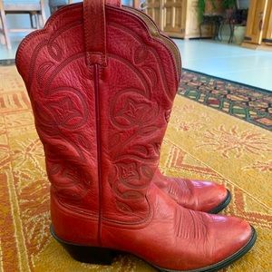 Ariat cowgirl boots